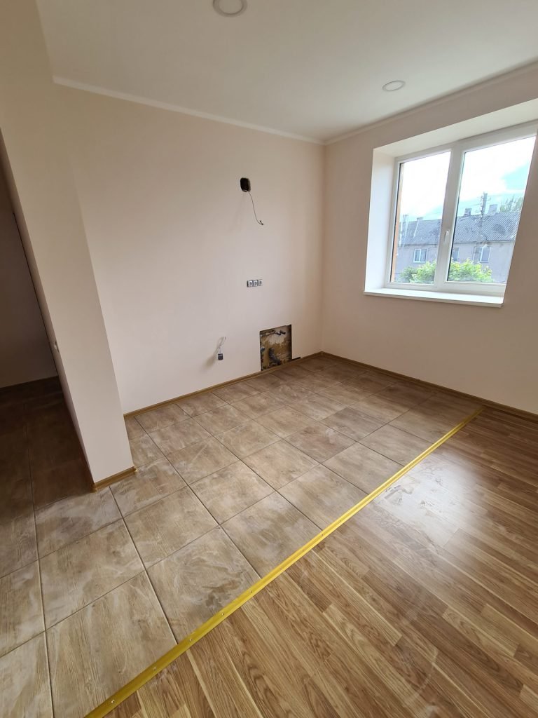Kabinetų ir mansardos grindų danga 1