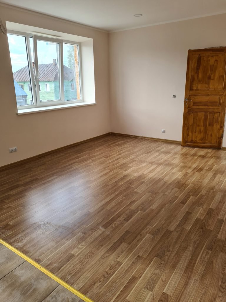 Kabinetų ir mansardos grindų danga 4